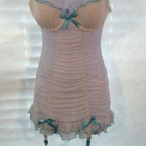 NWOT Victoria’s Secret White / Aqua Merrywidow 34B